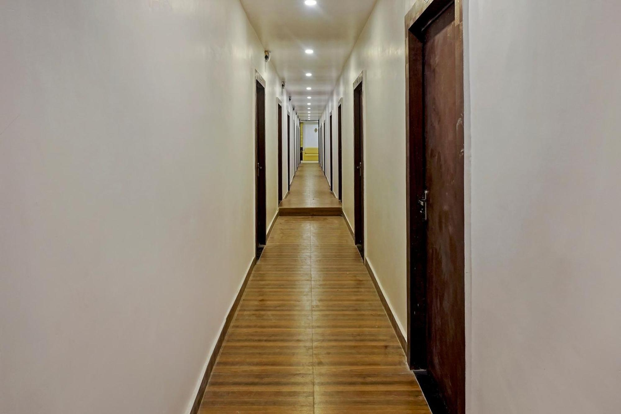 בהופאל Collection O Gauri Shree Hotel מראה חיצוני תמונה